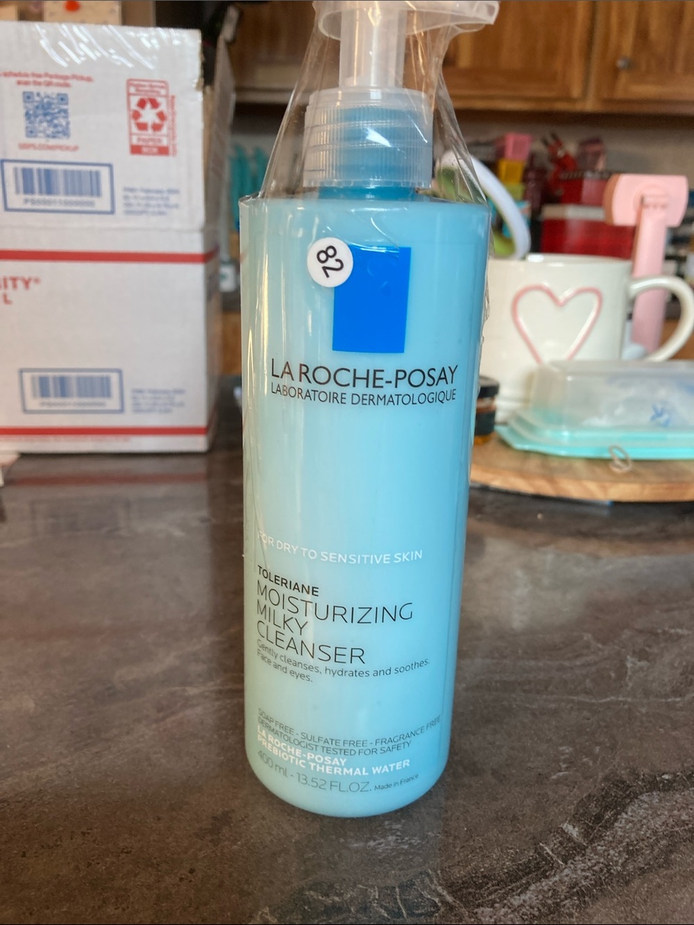 La Roche-Posay Toleriane Moisturizing Milky Cleanser - Light Blue - Picture 2 of 2